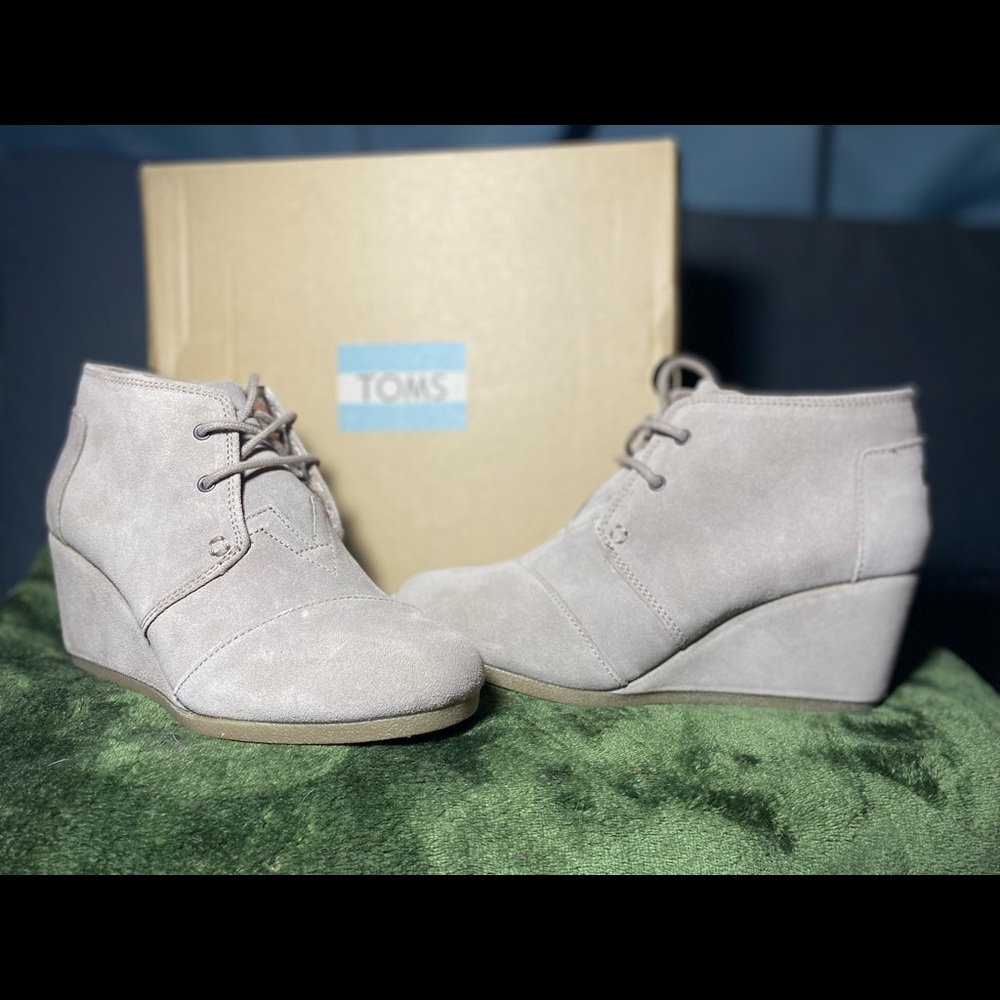 Toms desert wedge